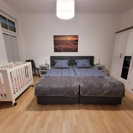 Wohnung In Oberhausen: Zentral & Ruhig, Eigener Eingang Oberhausen  Luaran gambar