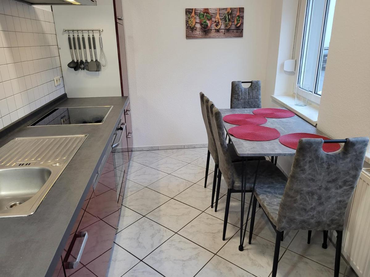 Wohnung In Oberhausen: Zentral & Ruhig, Eigener Eingang Oberhausen  Luaran gambar