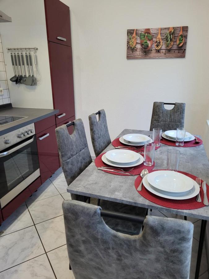 Wohnung In Oberhausen: Zentral & Ruhig, Eigener Eingang Oberhausen  Luaran gambar